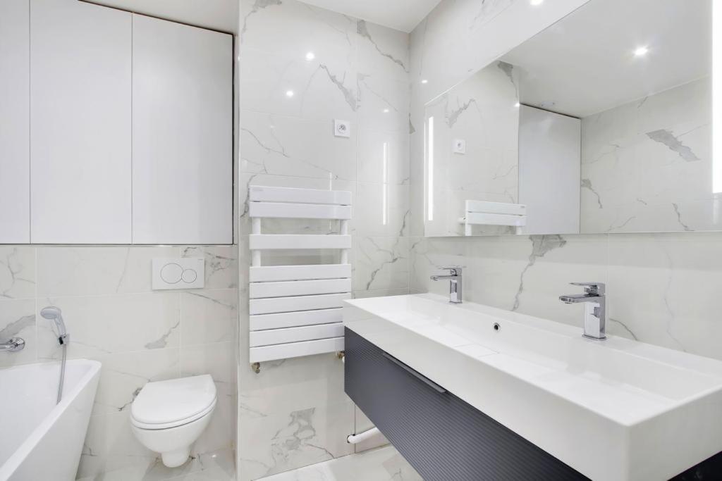 Trocadero/ Eiffel Tower - 3 Bedrooms- All New! Paris Ngoại thất bức ảnh